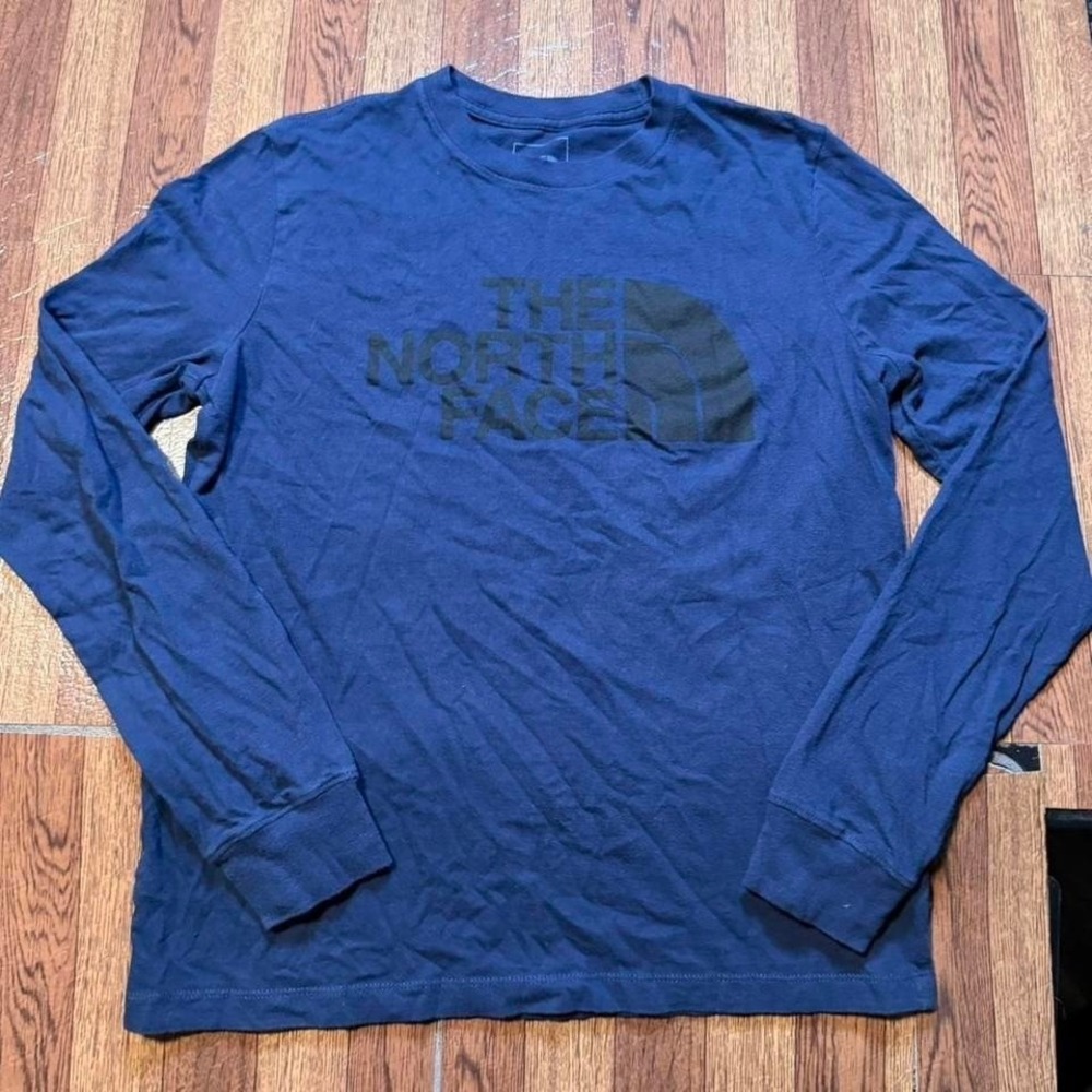 The North Face Women's Blue Center Graphic Sleeve Shirt Small
